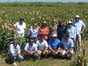 Visita al Criadero INTA EEA Manfredi de profesionales de la Red de Evaluación de Híbridos de Sorgo coordinado por la Ing. Agr. Gabriela Diaz de la EEA. Paraná