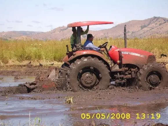 preparacion de tierra para siembra de Arroz. (primer pase de roter) - Hacienda San Ramon