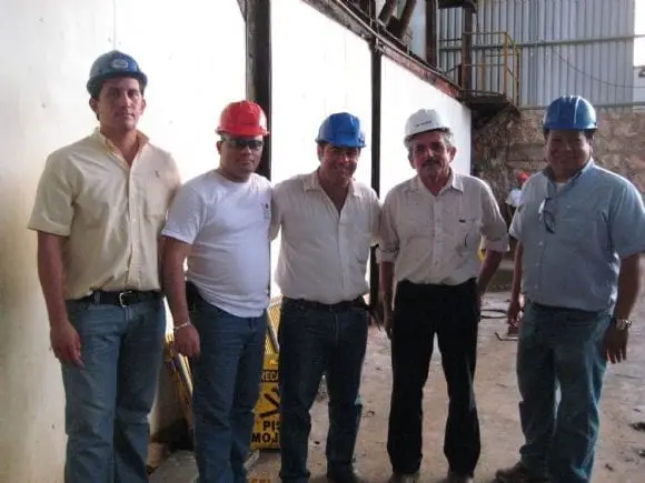Me & ISYSAs Crew - Arranque de 2 Molinos Ferrell Ross y una Zaranda Apex en Planta de Sal ISYSA, Yucatán, MX (Ago-2011)