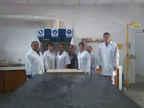 Pasantes en el Laboratorio de control de calidad de lácteos.