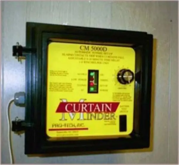 EL CONTROL CURTAIN MINDER